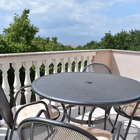 Apartments Green Oasis Malinska Exterior photo