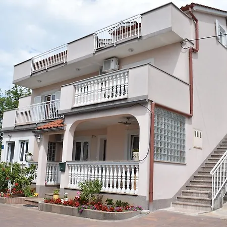Apartments Green Oasis Malinska Exterior photo