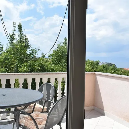 Apartments Green Oasis Malinska Exterior photo